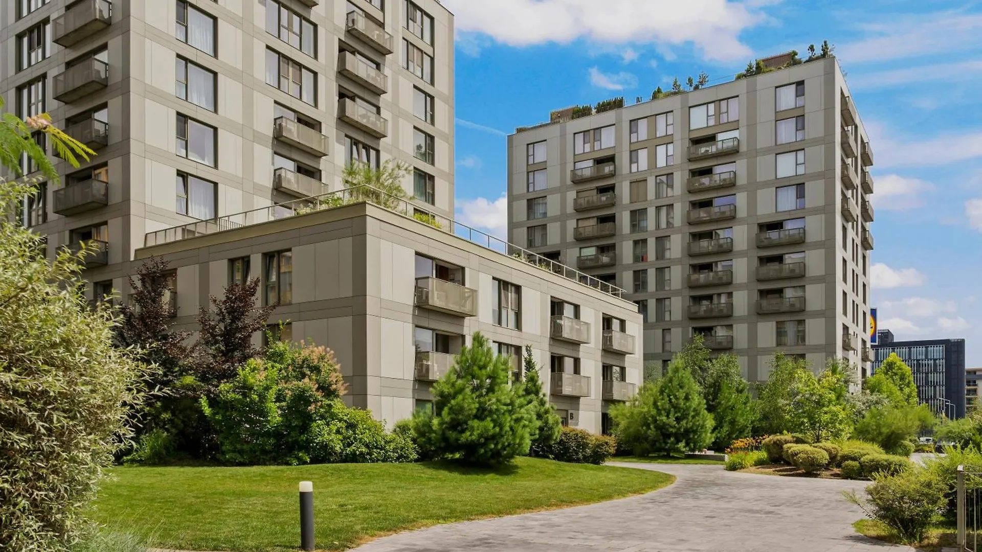 Mido Bird Luxury Apartment With Private Parking & Self Check-In Βουκουρέστι