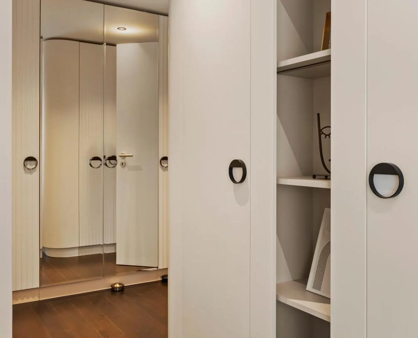 Mido Bird Luxury Apartment With Private Parking & Self Check-In Βουκουρέστι 0*,