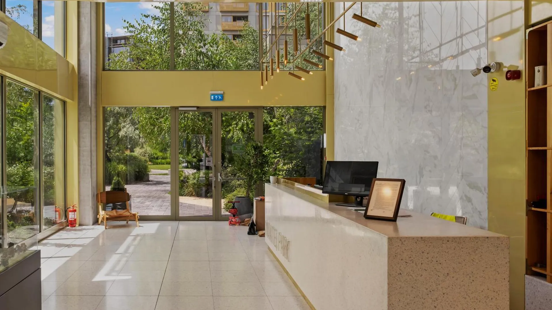 Mido Bird Luxury Apartment With Private Parking & Self Check-In Βουκουρέστι